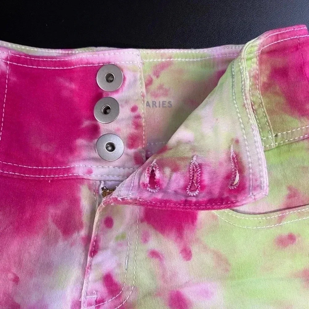 Upcycled Juniors Size 7  Tie Dye Shorts Pink Green Grunge Boho‎ Festival Skater